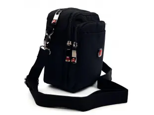 Μαύρη ανδρική τσάντα - ανθεκτικό υλικό