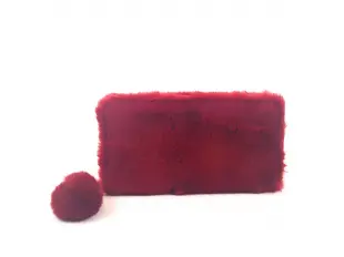 Κόκκινο πορτοφόλι - πούπουλο Κόκκινο πορτοφόλι - πούπουλο