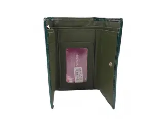 Πράσινο μεσαίου μεγέθους πορτοφόλι από λουστρίνι