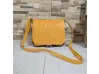 Μικρή κίτρινη δερμάτινη τσάντα - Emai Μικρή κίτρινη δερμάτινη τσάντα - Emai